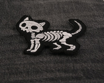 Skeleton Cat Patch | Gothic Cat | Macabre | Iron-On & Sew-On | 10cm x 8cm