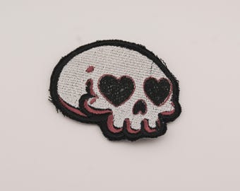 Heart Eyes Skull Patch - Pastel Goth Iron On Badge - Cute & Creepy Applique