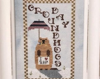 Punto de cruz - Siesta de la marmota - Patrón digital - Día de la marmota - Desde abajo Diseño