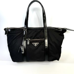 Vintage Prada Black Tessuto Nylon Shoulder Bag – Silver Logo – Y2K Designer Purse