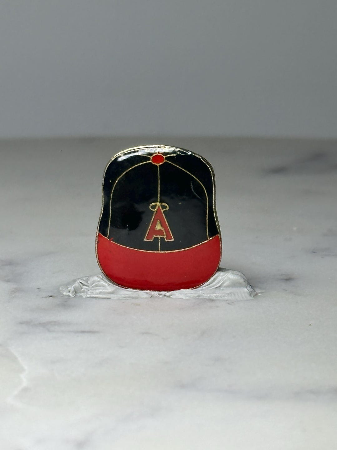 Vintage Anaheim Angels Baseball Cap Pin: Red Enamel - MLB Sports ...