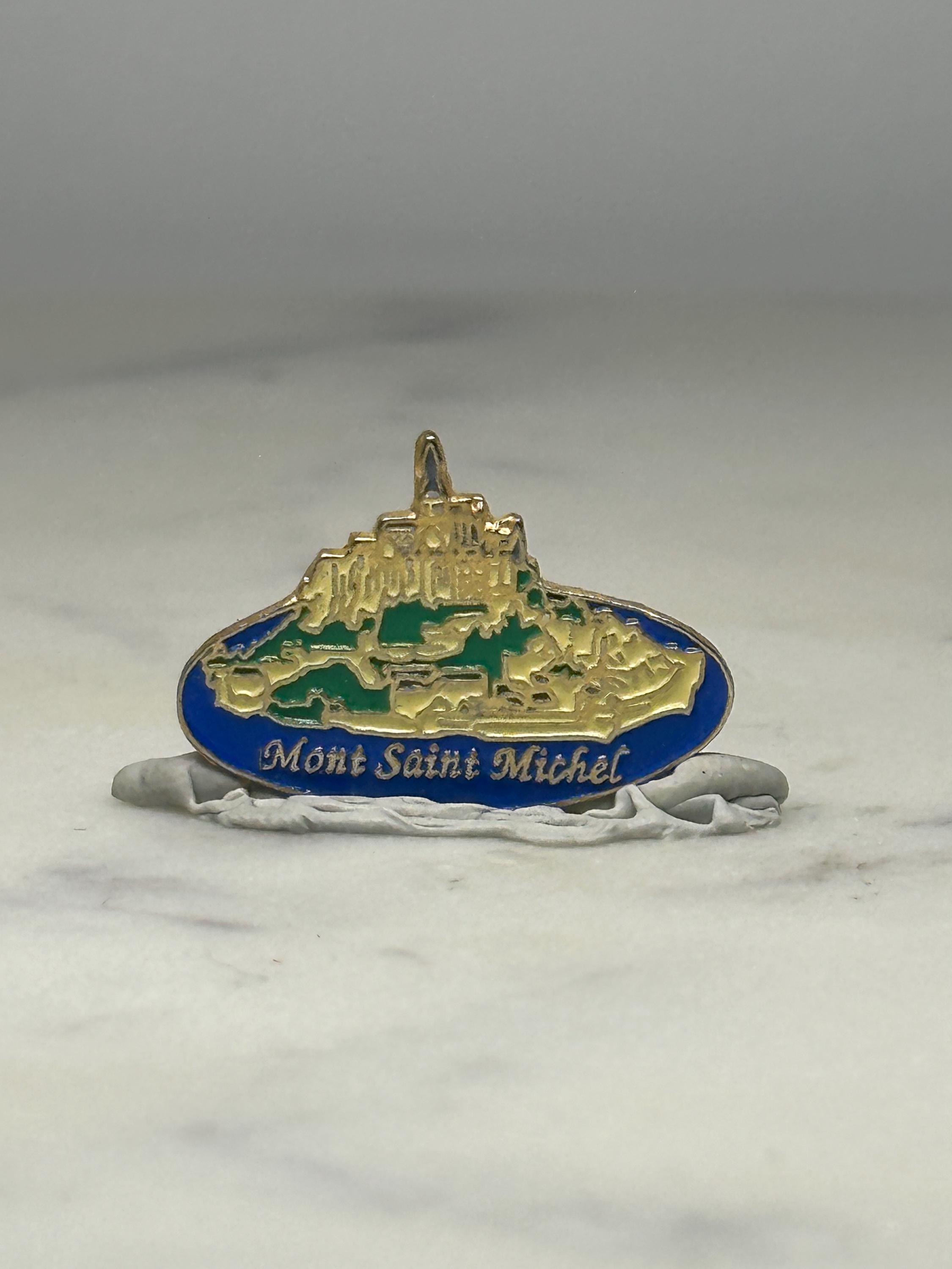 Badge Décoratif Mont Saint Michel France - Alliage Aluminium - Fermoir Papillon - Pour Veste, Sac, Chapeau