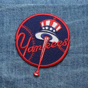 Yankees collectable patch: red white blue circle - vintage sports accessory