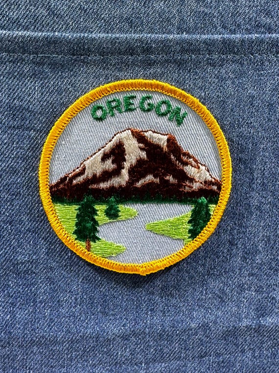 Oregon Collectable Patch: Iron-On Round Landscape… - image 1