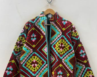 Kimono de terciopelo estilo bohemio Suzani / Abrigo corto bordado a mano / Ropa étnica vintage / Chaqueta corta / Conjunto de invierno / Regalo para ella