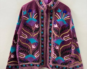 Chaqueta Suzani de terciopelo bordada a mano / Chaqueta corta extragrande de terciopelo / Prenda exterior étnica bohemia / Regalo para ella / Chaqueta kimono de invierno