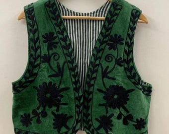 Green Suzani Velvet Vest | Hand-Embroidered Floral Sleeveless Jacket | Tribal Waistcoat | Gift For Her | Winter Sleeveless Vest