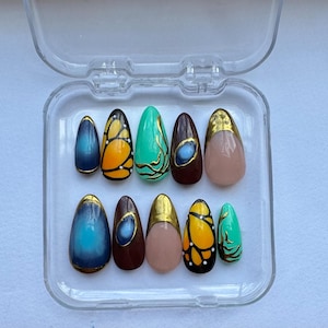 Golden Monarch Press-On Nails