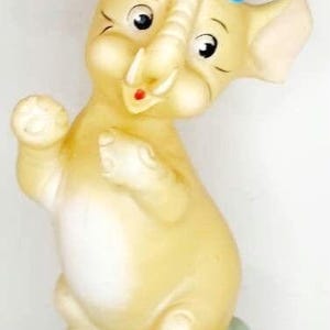 Zirkus Elefant Quietschpuppe Blaue Hutzähne auf Sockel Kinderdekor Kitsch Vintage 1960er Jahre