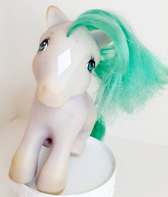 Vintage G1 First Generation My Little Pony Seashell Purple Seated