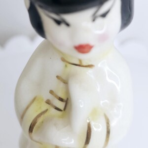 Vintage chinesische Mädchen und Junge Salz Pfeffer Streuer Figuren Kitsch Dekor Gold Details Hand bemalt Küche Serviergeschirr Lot von 2 Bild 10