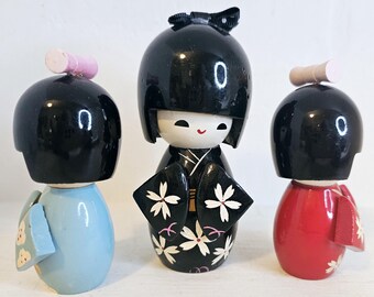 ヴィンテージ 日本製 木製こけし 赤 黒 青 着物 手描き 3 個セット