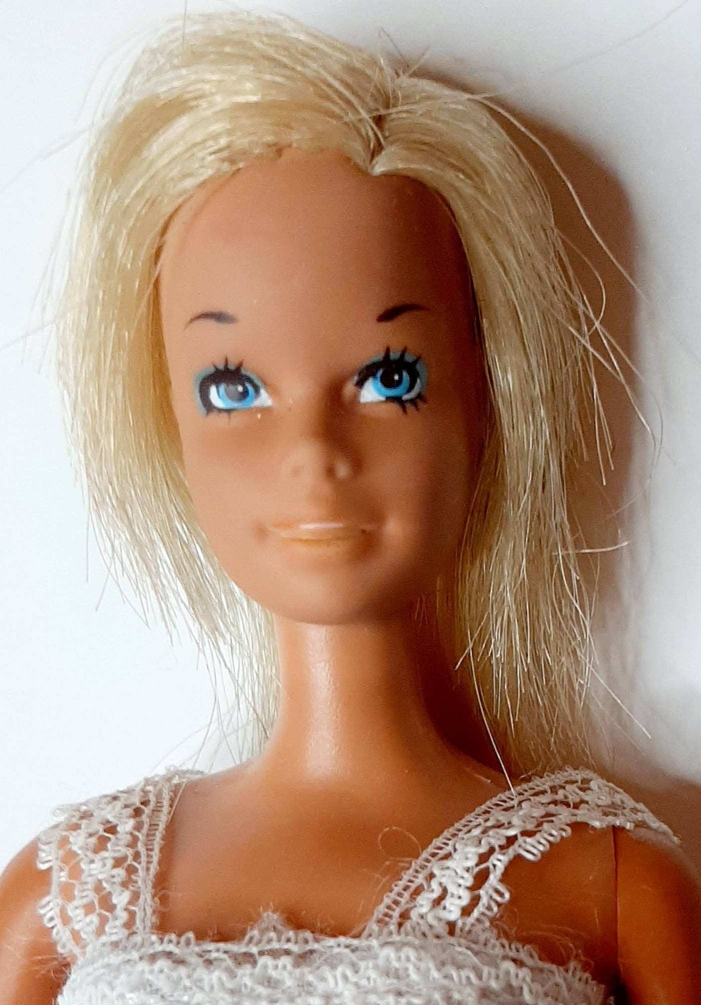 Details about   Vintage 1971 1981 Sun Lovin’ Malibu Barbie Doll Blonde Hair Blue Eyes 