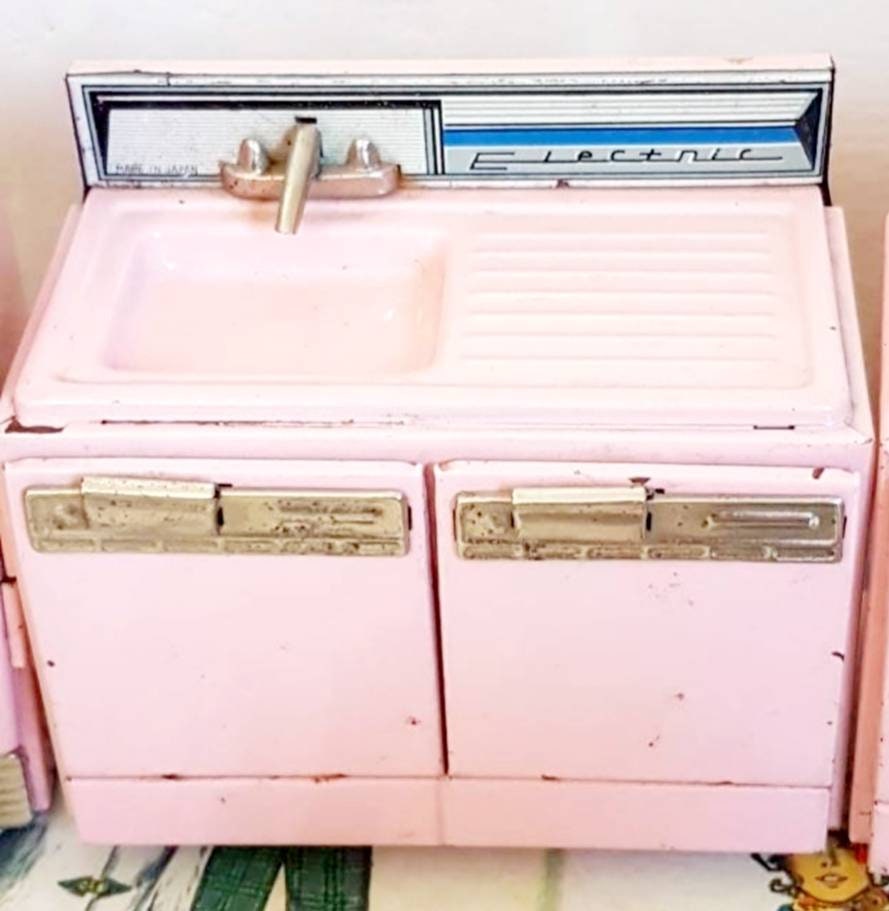 Vintage Tin toy enamel Play Kitchen Sink Doll Kitchen Playhouse Dollhouse bubblegum Pink opening doors toy appliance metal miniature