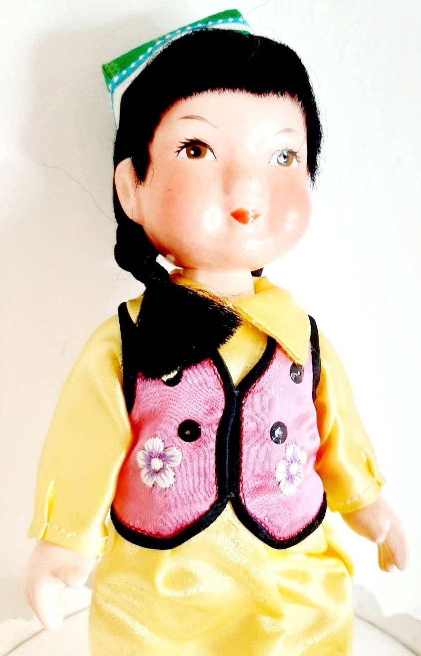 アンティーク　インド　緑の伝統衣装の人形 アンティーク インド 緑の伝統衣装の人形 8色展開】インド伝統模様