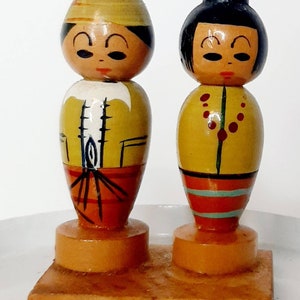 Vintage Dollhouse Micro miniature Blythe Museum Curio Souvenir Tourist Kitsch decor Wooden Burman Asian Couple Kokeshi Style