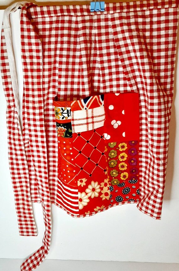 Vintage Apron Red Gingham Floral Patchwork Pocket… - image 5