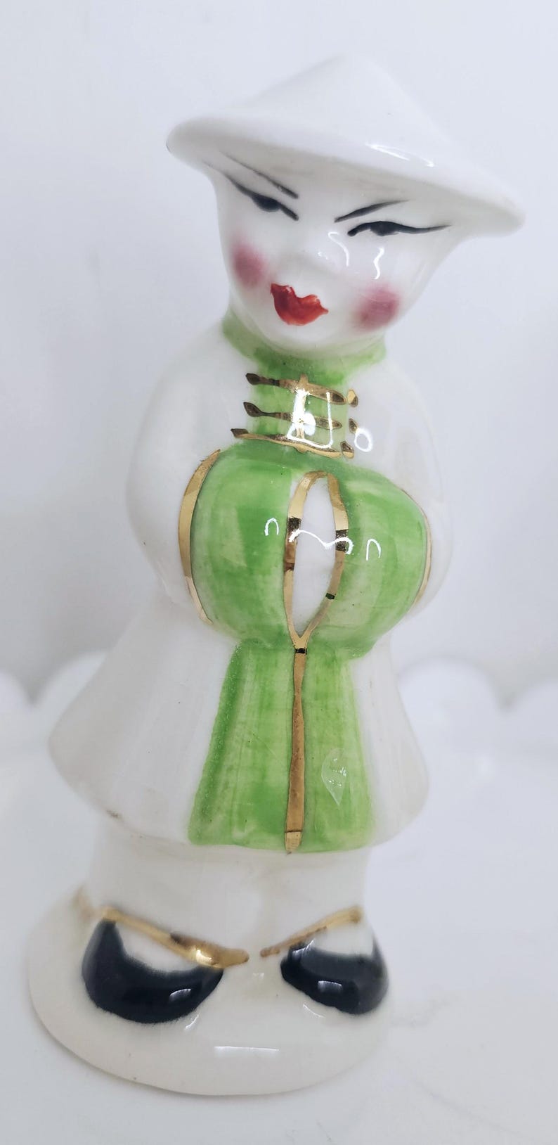 Vintage chinesische Mädchen und Junge Salz Pfeffer Streuer Figuren Kitsch Dekor Gold Details Hand bemalt Küche Serviergeschirr Lot von 2 Bild 2
