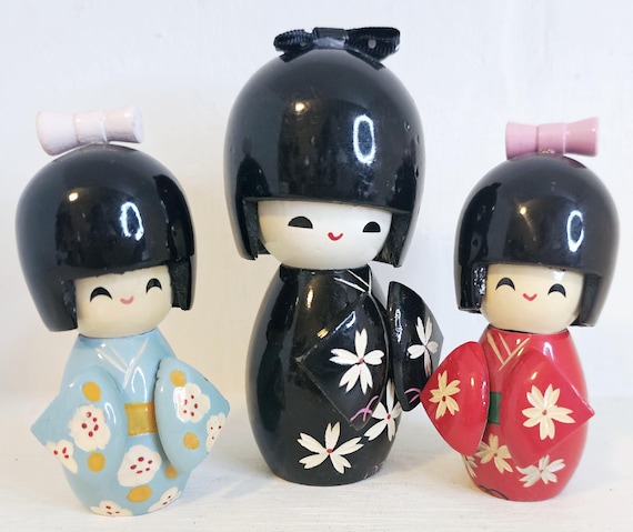 ヴィンテージ 日本製 木製こけし 赤 黒 青 着物 手描き 3 個セット