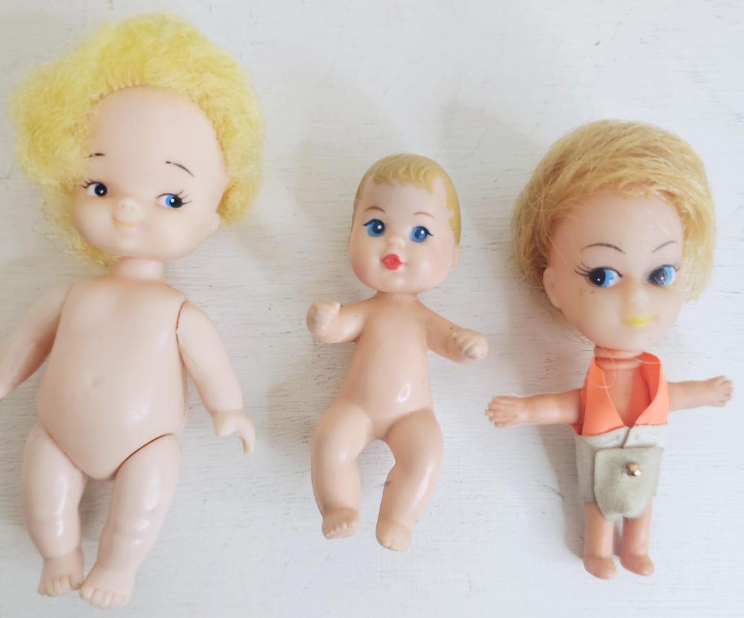 Ancienne Poupée Miniature – Bébé Vintage, Pièce De Collection