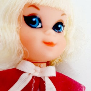 Vintage 1960s Shirley Skediddle Liddle Kiddle blonde hair miniature fashion doll for Blythe original outfit pink dress Mattel 1967