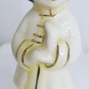 Vintage chinesische Mädchen und Junge Salz Pfeffer Streuer Figuren Kitsch Dekor Gold Details Hand bemalt Küche Serviergeschirr Lot von 2 Bild 11