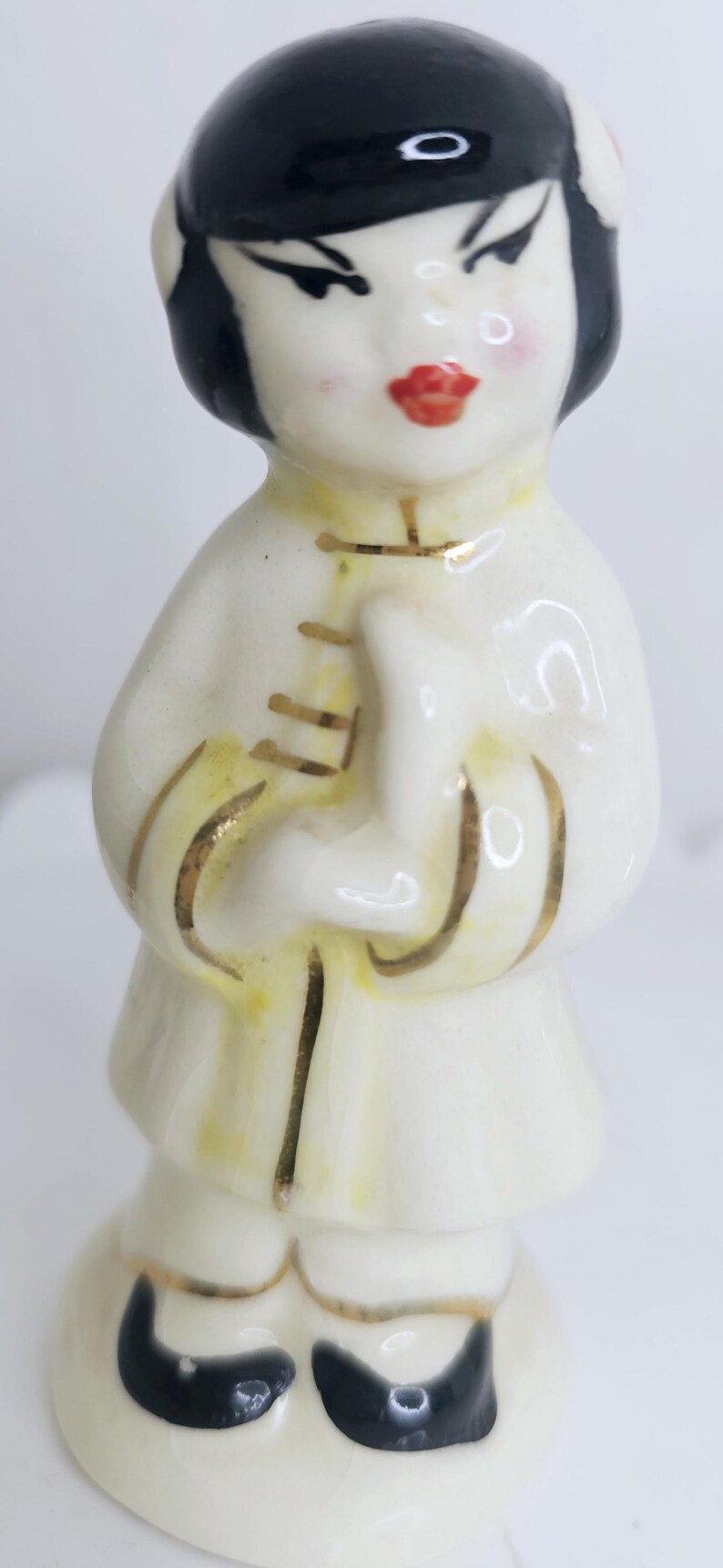 Vintage chinesische Mädchen und Junge Salz Pfeffer Streuer Figuren Kitsch Dekor Gold Details Hand bemalt Küche Serviergeschirr Lot von 2 Bild 11