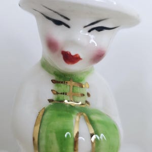 Vintage chinesische Mädchen und Junge Salz Pfeffer Streuer Figuren Kitsch Dekor Gold Details Hand bemalt Küche Serviergeschirr Lot von 2 Bild 5