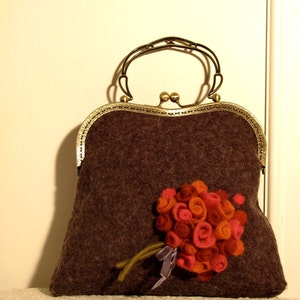 Charming elegant bag with romantic flowers image 2