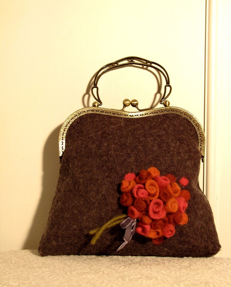 Charming elegant bag with romantic flowers image 2