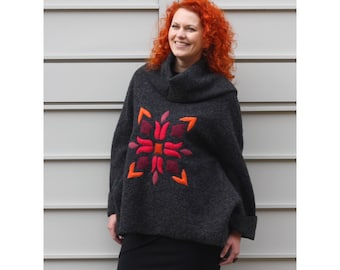 Dunkelgrauer Poncho mit Schal verziertes Mandala-Motiv