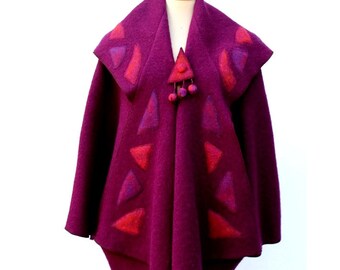 Individueller und künstlerischer lila rot rosa Boucle Wolle Reversmantel Mantel Poncho