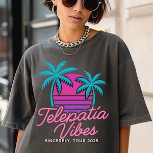 Kali Uchis Tour Shirt 2025, Telepatía Vibes Tee, Retro Sunset Palm Tree Shirt, Latin Pop R&B Concert Merch, Neon Aesthetic Top