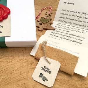Notre premier Noël ensemble, cadeau sentimental pour petite amie/petit ami longue distance. Votre lettre personnalisée et votre petite carte de sapin de Noël en bois