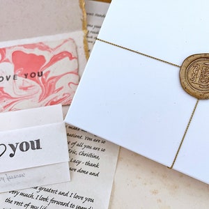 Unique artistic LOVE gift from husband or wife. Your personalized letter & Elegant Marbled handmade paper card imagem 2