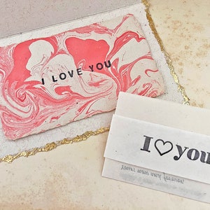 Unique artistic LOVE gift from husband or wife. Your personalized letter & Elegant Marbled handmade paper card imagem 1