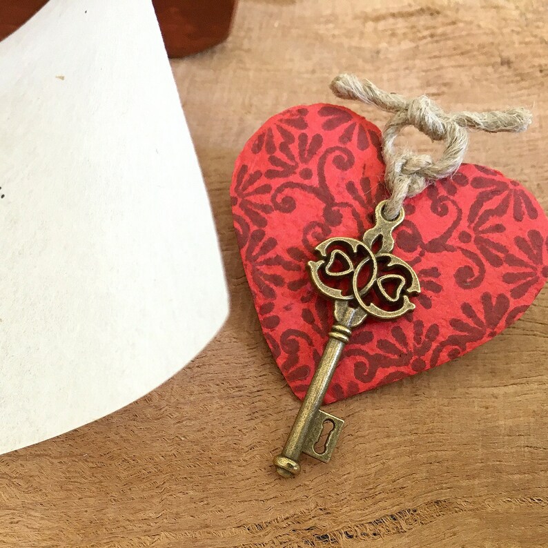 Romantic gift for long distance boyfriend/girlfriend. Personalized love letter & Key to my heart card. Rustic sentimental present image 7