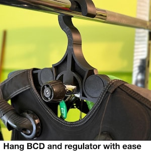 Folding SCUBA BCD + Regulator Hanger