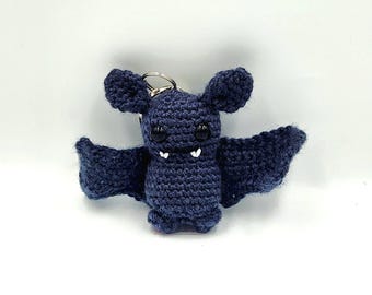 Crochet Bat Keychain: Spooky Amigurumi Halloween Key Ring