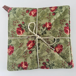 Green Floral Hot Pad Set