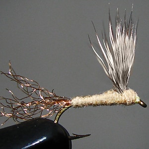 Hendrickson Sparkle Duns one half dozen size 14 trout fishing dry flies