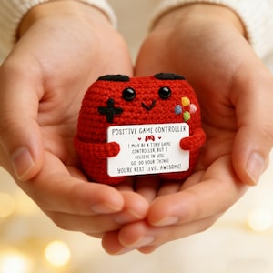Muñeco de crochet con control de juego positivo, regalo para gamers, mini control amigurumi, regalo divertido para animar a los gamers, decoración de escritorio para gamers