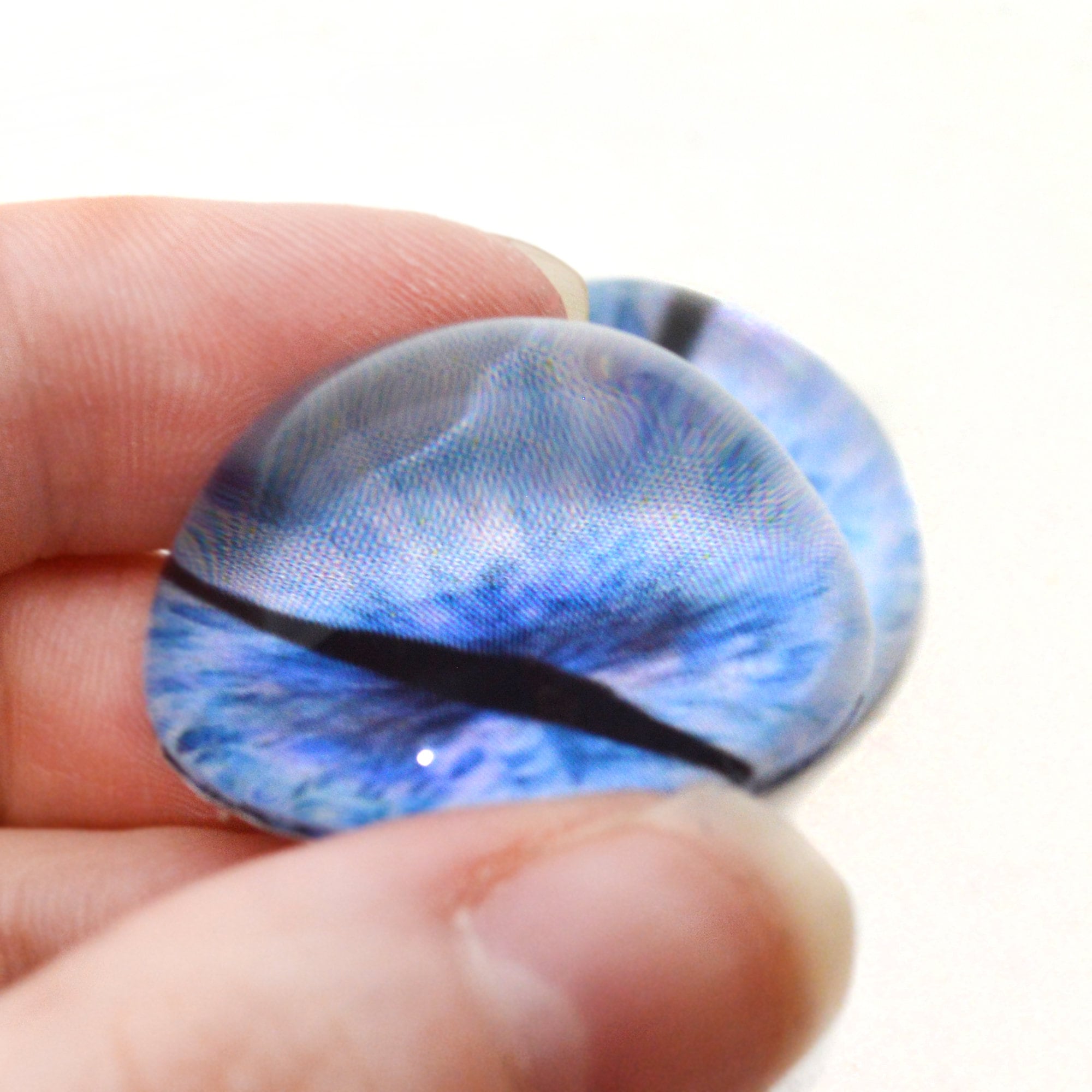 Hoge koepel Lichtblauwe ijsdraak halve bol glazen ogen | Fantasie magische  kunst pop nep taxidermie herboren winter sieraden sculptuur cabochons -  Etsy België, image size:2000x2000