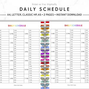 Puede incluir: Un planificador de horario diario con encuadernación en espiral colorida. Las páginas son blancas con una cuadrícula, que muestra horarios de 6:00 a 23:45. El texto "DAILY SCHEDULE" está en la parte superior, con la opción de imprimir o usar digitalmente.