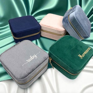 Velvet Jewelry Box with Custom name, Wedding Gifts, Bridesmaid Gifts, Gifts for Her