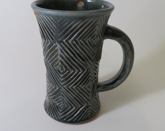 Textured mug - Blue diamond pattern