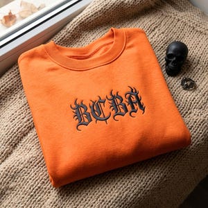 Sweat-shirt brodé BCBA, T-shirt de thérapeute comportemental, Sweat-shirt d'analyste du comportement, Haut de thérapie pour l'autisme et défenseur du changement