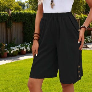 Women’s High Waist Shorts, Elastic Ruffle Waistband, Loose Fit Casual Flax Shorts with Pockets, Mid-Length Straight Cut