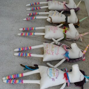 Licorne personnalisée d’inspiration. Fait sur commande.