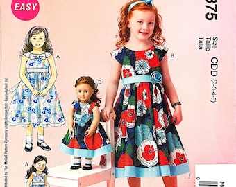 Molde de costura McCall's M6875 para vestido de boneca infantil Laura Ashley, tamanho CDD 2-5, estilo vintage.